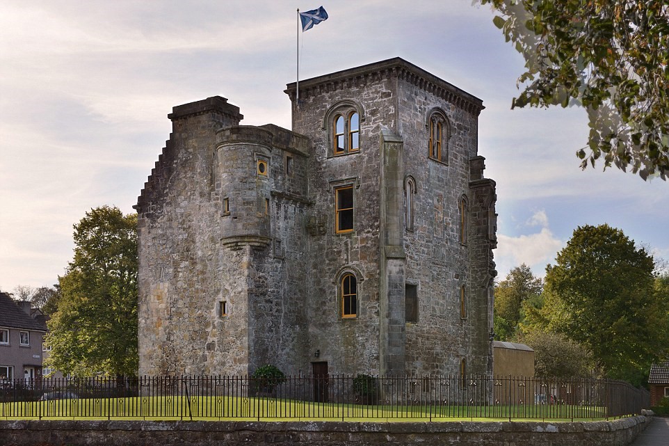 Exterior of Johnstone Castle