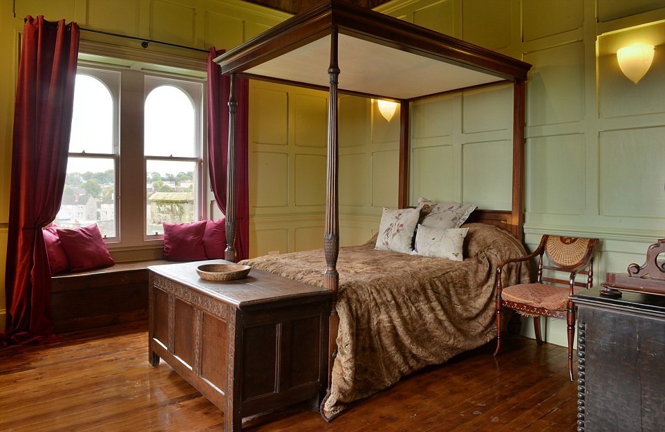 Bedroom inside Johnstone Castle
