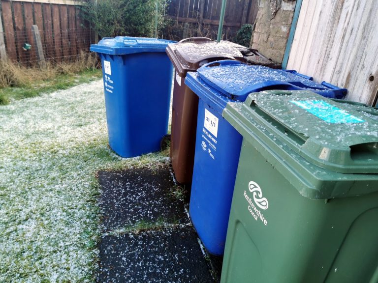 Residents reminded to purchase 2024/25 garden waste permits