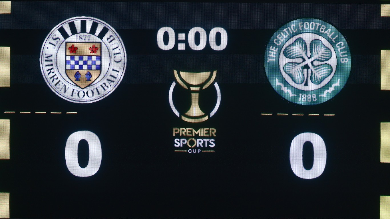 Scoreboard showing the score before kick off.