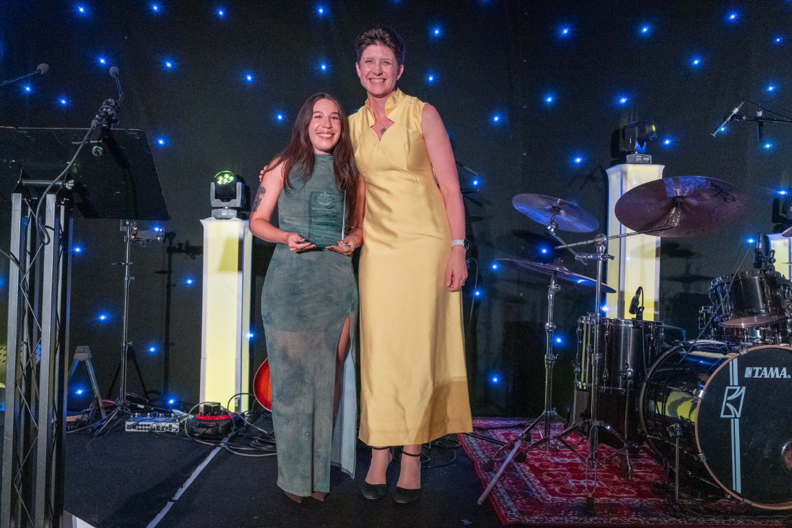 Community care minister Alison Thewliss presenting the Women in Recovery Award to Donatella Olisterno